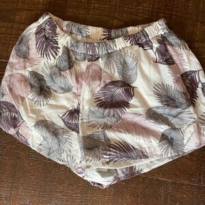 Crescent shorts, size Medium